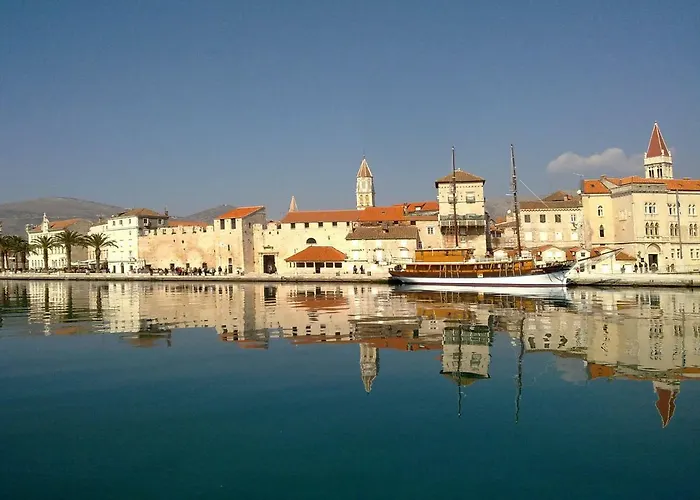 La Vie Est Belle Trogir