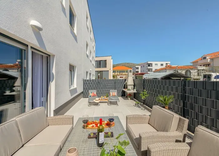 La Vie Est Belle Apartament *