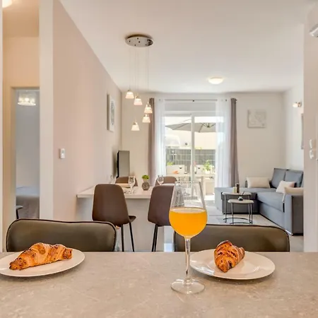 La Vie Est Belle Apartman