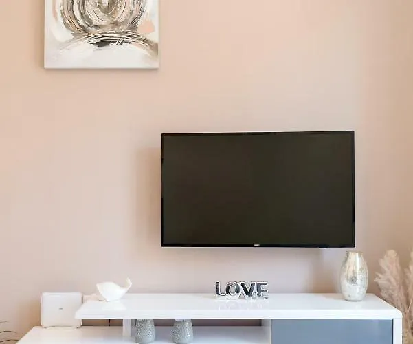 La Vie Est Belle 特罗吉尔