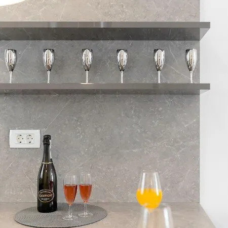 Apartament La Vie Est Belle *