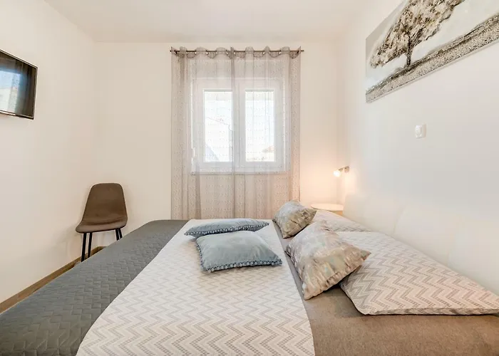 La Vie Est Belle * Trogir